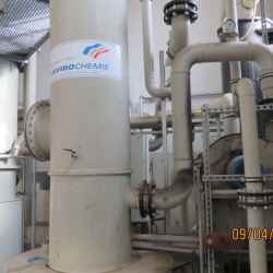 Waste water treating plant: - automatic measurement and control of ph-value